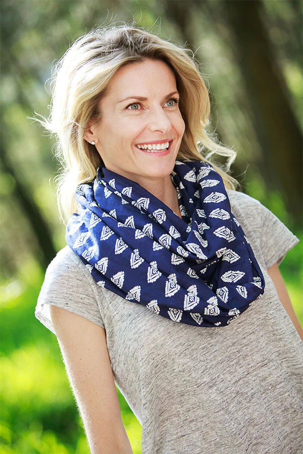 KissKiss HugHug Breast Feeding Scarf